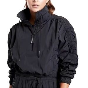 Women's Black Pull over Athleta Size L cropped